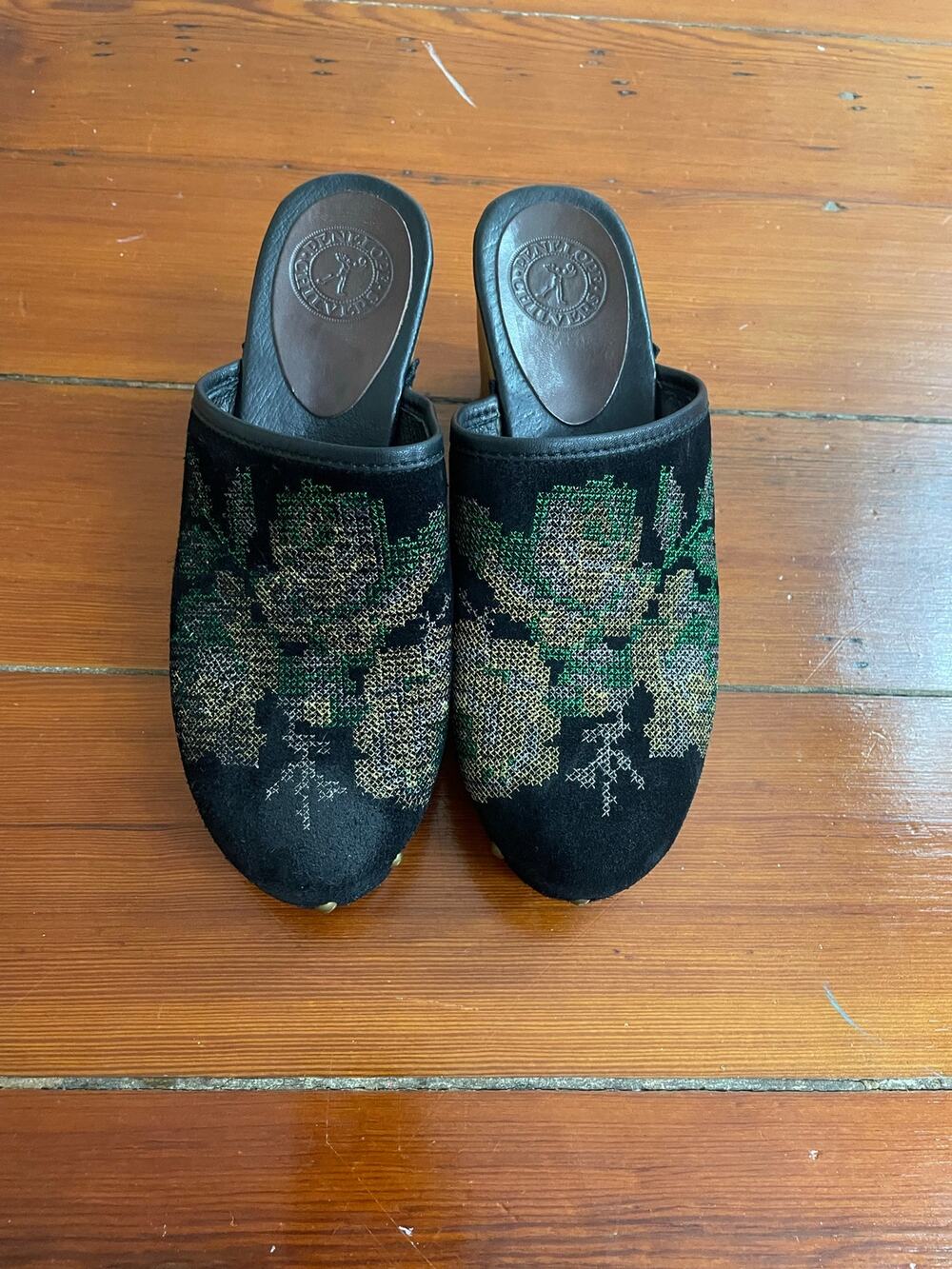 Penelope Chilvers Freya Clogs 39 Black Floral Embroidered Wood Heels